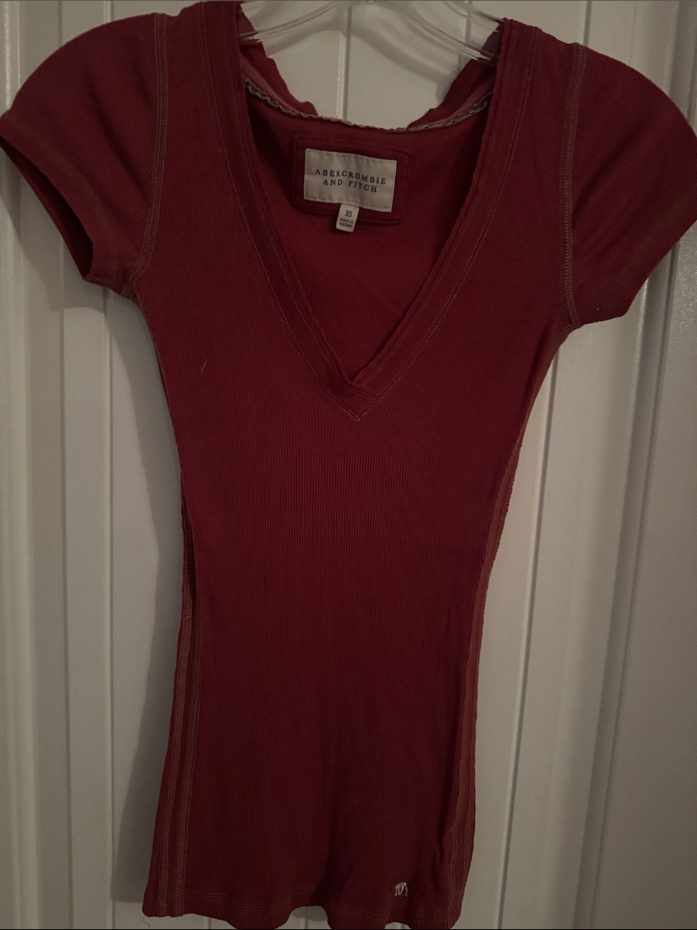Abercrombie & Fitch Deep V Neck Ribbed Short Sleeve Top - Burgundy